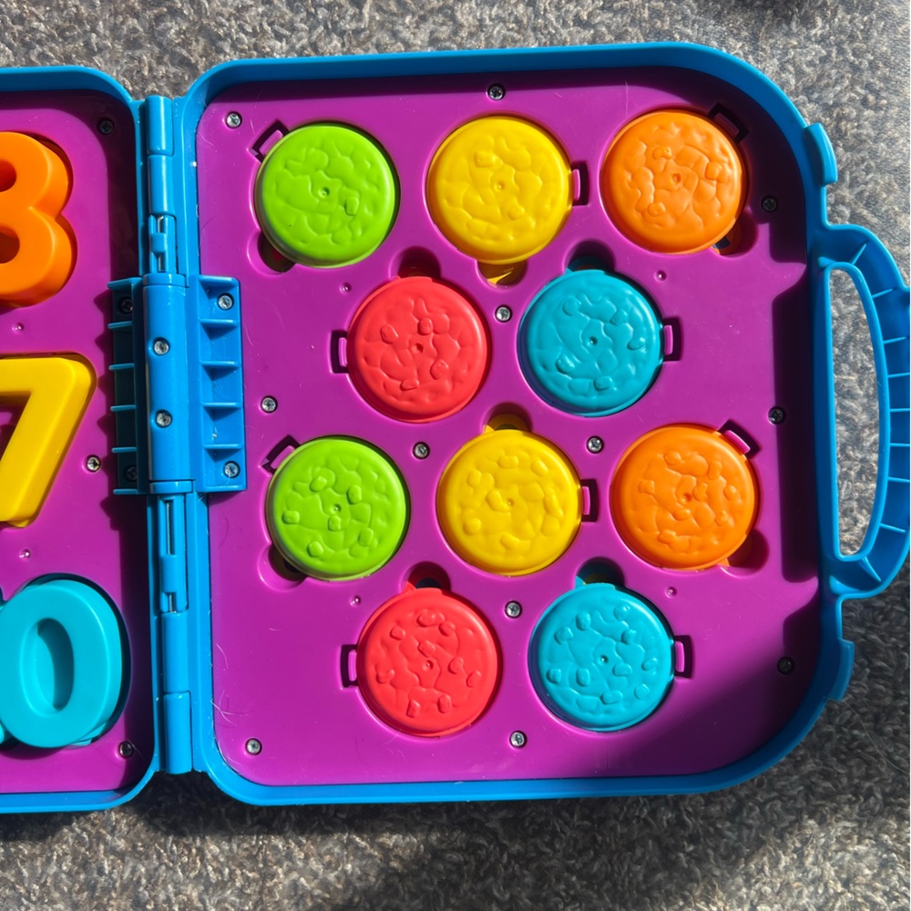 Sesame Street On the Go Letters Numbers Elmo & Cookie Monster Take along Cases - Picture 7 of 9